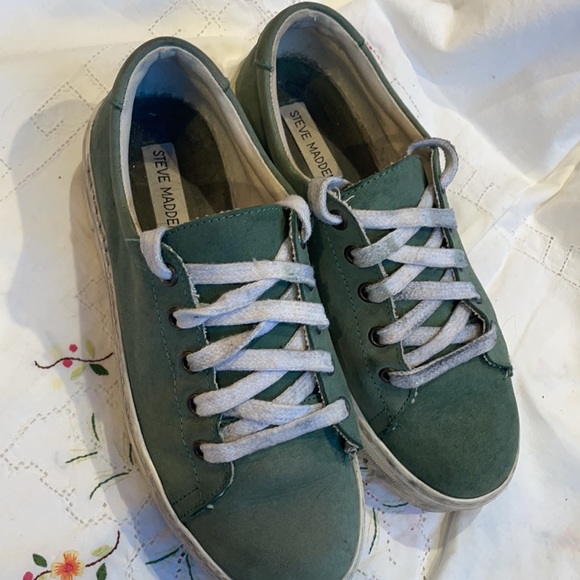 🤍Steve Madden🤍 Distressed Platform Sneakers. Size 7.5 - Picture 5 of 7